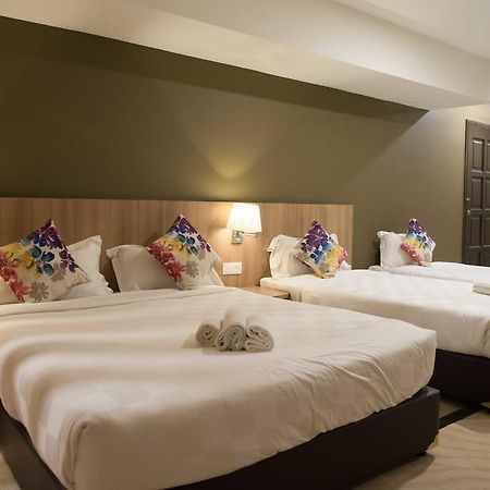 Mornington Hotel Waterfront Лумут Экстерьер фото